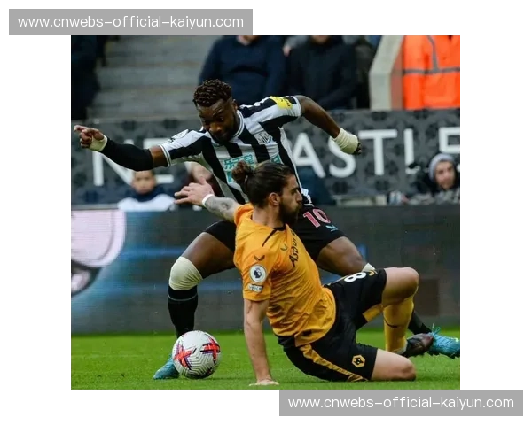 狼队13场交白卷，前锋跑位与传球时机配合欠佳